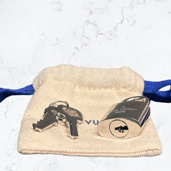 Louis Vuitton Silver Lock and Keys #431 - Picture 3 of 5